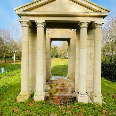 Beautiful In A Large Private Park *